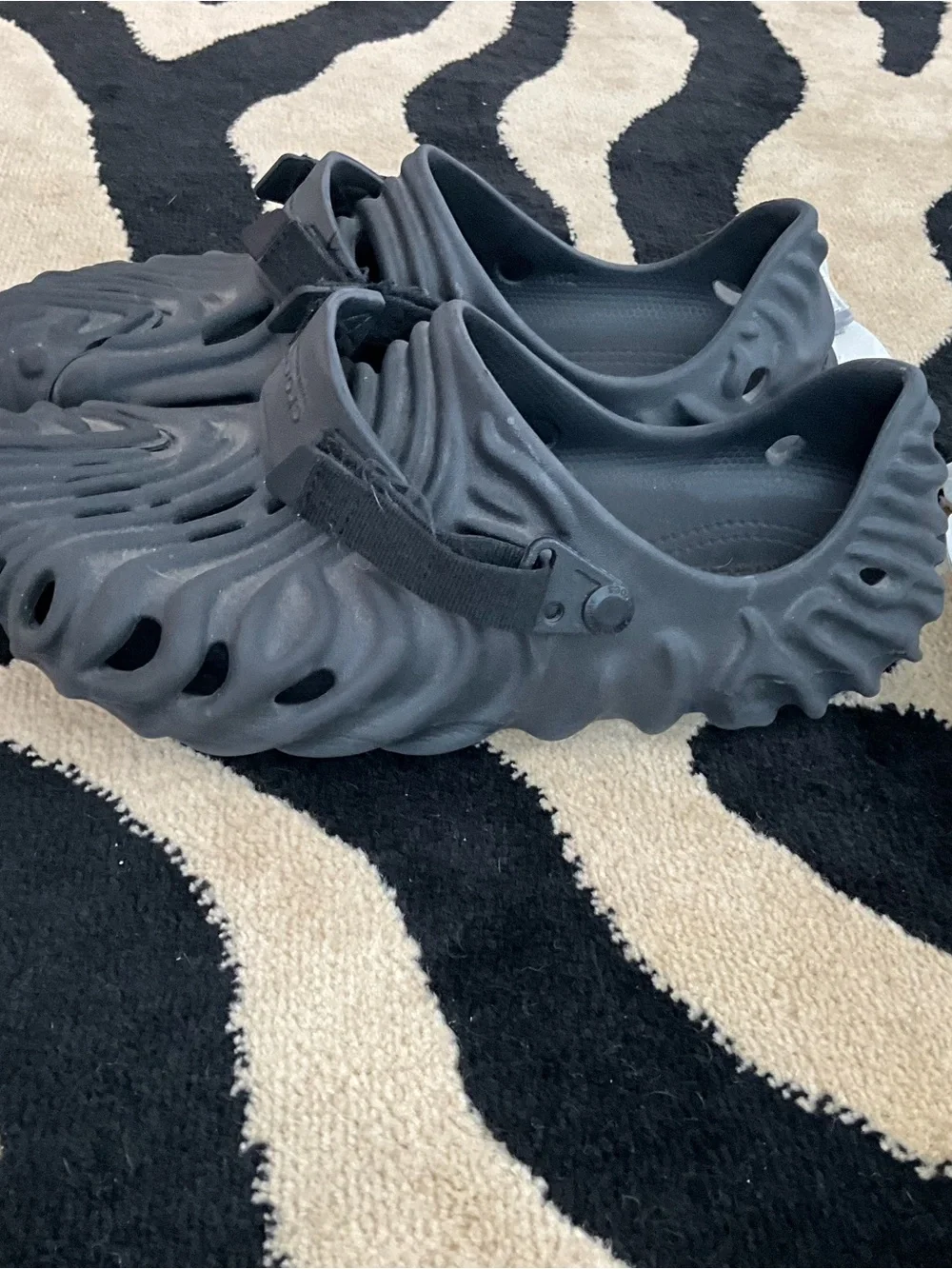 CROCS Men's Black Sculpted Clog with White Removable Straps